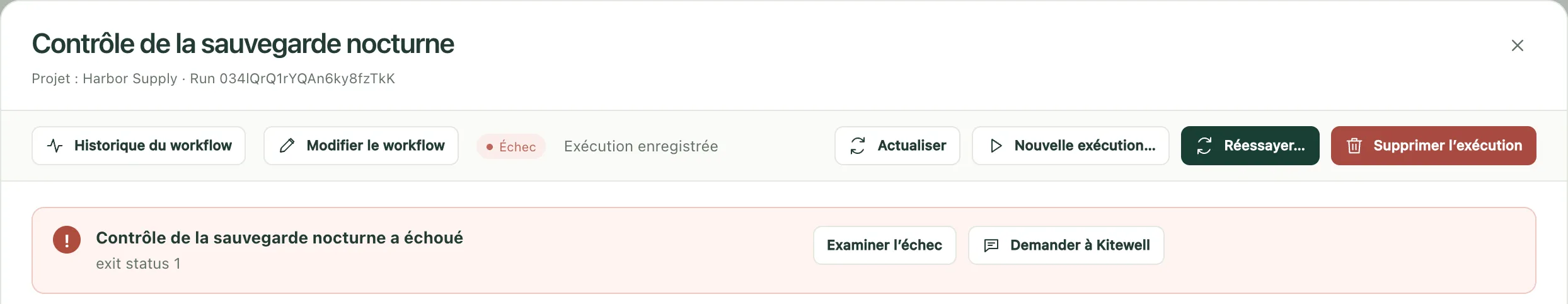 Une exécution en échec, avec Examiner l’échec et Demander à l’assistant proposés à côté de la raison